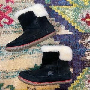 Sorel black suede ankle boots with faux fur lining